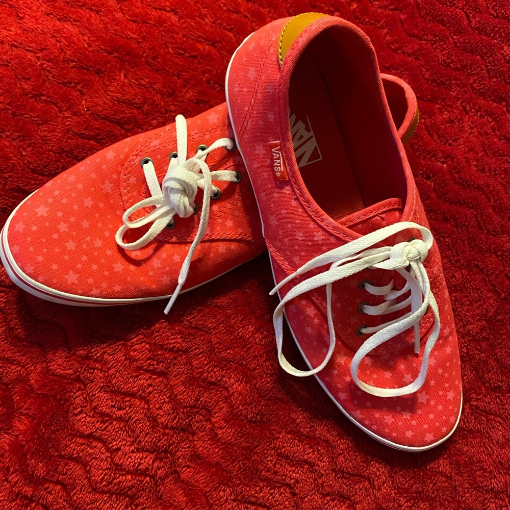 Salmon pink w/stars vans